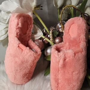 Women's UGG Fuzz Sugar Slipper new